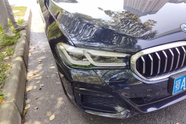 Used BMW 5 Series 2023 530Li Leading Model M Sport Package Right Front Headlight