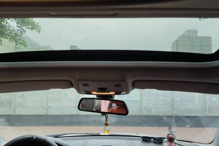 Used BMW 1 Series 2011 120i two-door coupe Headliner