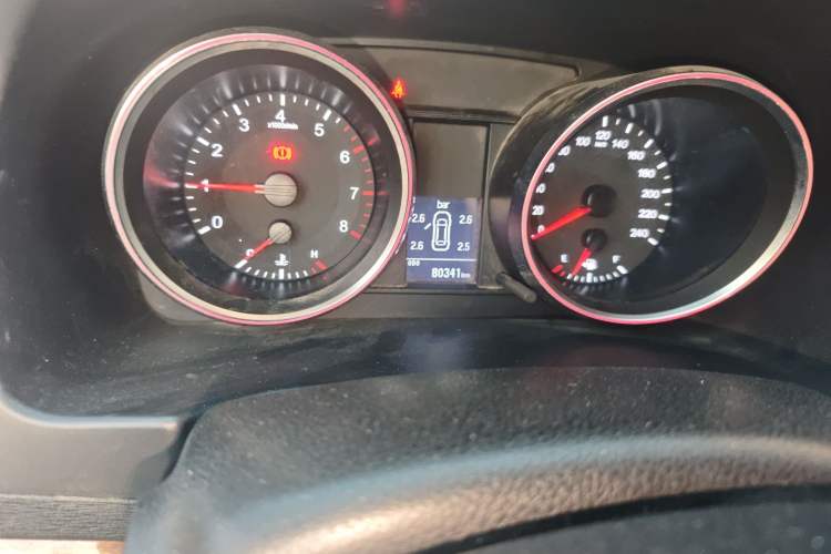 Used Haval H6 2015 Revised Version Sport Edition 1.5T Manual Transmission Two-Wheel Drive Elite Grade Odometer Close Up