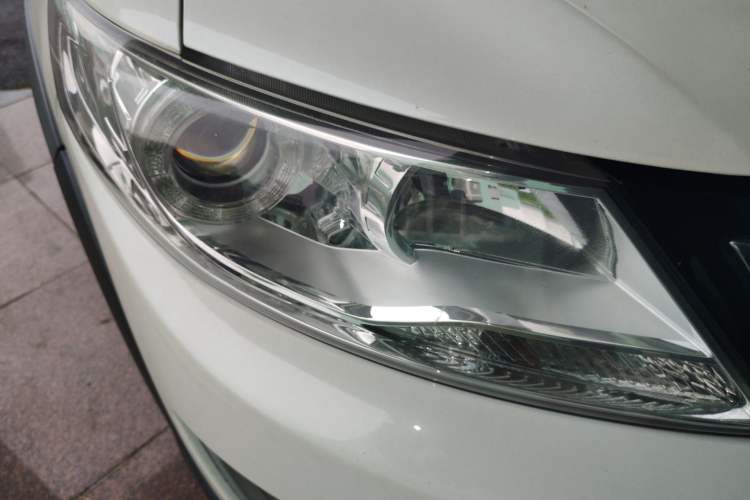 Used Dongfeng Aeolus AX3 2016 1.5L Manual Shangkue Model Right Front Headlight