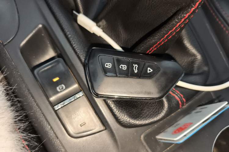 Used CHANGAN CS75 2016 2.0L Manual Luxury Version China V Standard