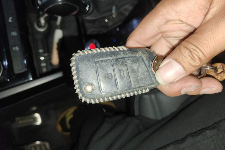 Used Volkswagen Touran 2018 Volkswagen Touran L 280TSI DSG Comfort Edition 7 Seats China VI Standard Vehicle Key