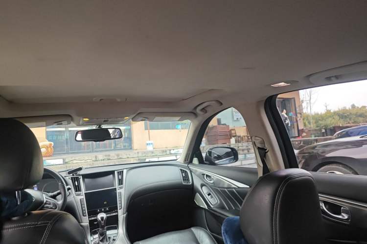 Used Infiniti Q50L 2018 2.0T Enjoyment Version China VI Standard
