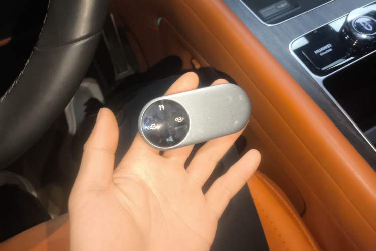 Used Hima AITO M9 2024 Range-Extended Max Edition 42 kWh 6-Seater Version Vehicle Key