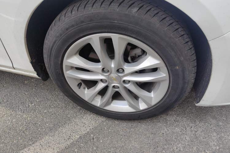 Used Chevrolet Malibu XL 2016 1.5T Dual-Clutch Ruichi Edition Right Front Wheel Hub