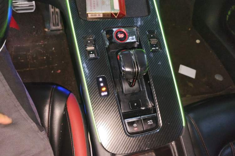 Used GAC Trumpchi EMPOW 2021 270T DCT J15 Version Gear Lever