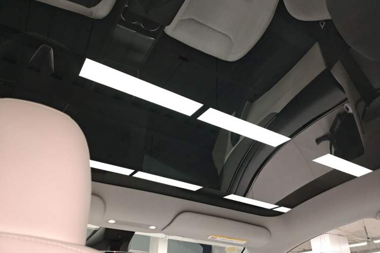 Used Tesla Model Y 2025 Rear-Wheel-Drive Version