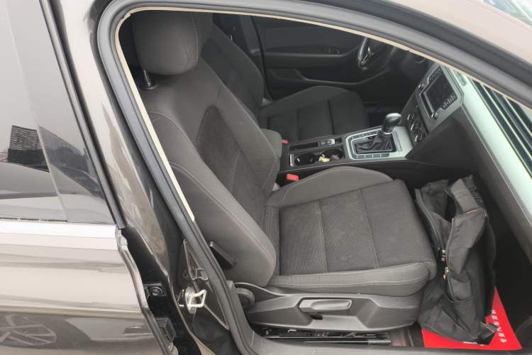 Used Volkswagen Variant 2016 380TSI Two-Wheel-Drive Style Edition