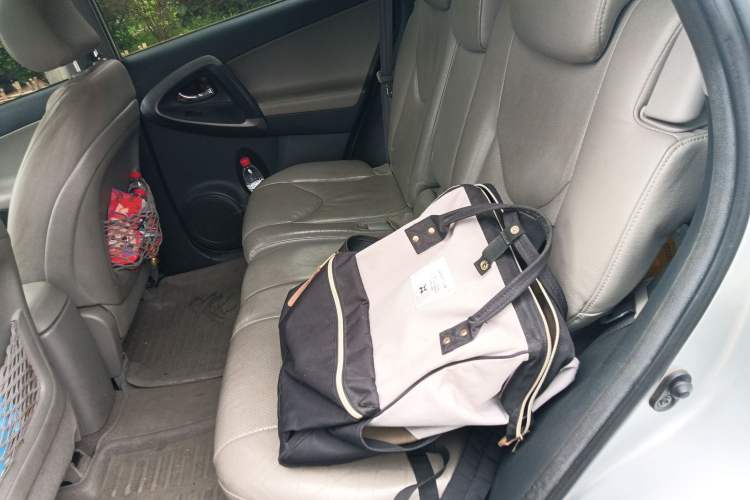 Used Toyota RAV4 2011 2.4L Automatic 4x4 Supreme Edition