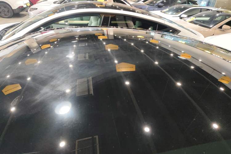 Used Tesla Model Y 2023 Long-Range All-Wheel-Drive Version Roof