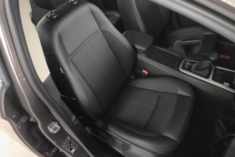 Used Qoros 3 2016 Sedan 1.6L Automatic Zhiyue Model
