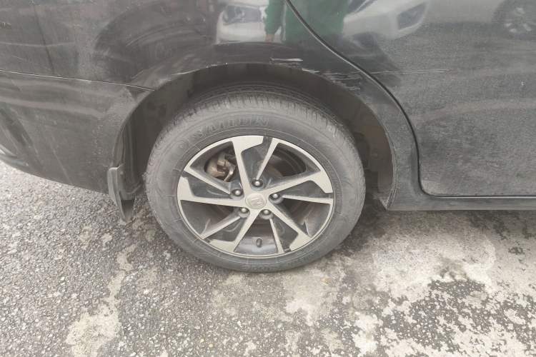 Used Zotye Z300 2014 1.5L Urban Edition Manual Luxury Model Right Rear Wheel Hub