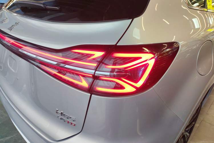 Used Hongqi HS5 2023 2.0T Four-Wheel Drive Flagship Pro Edition