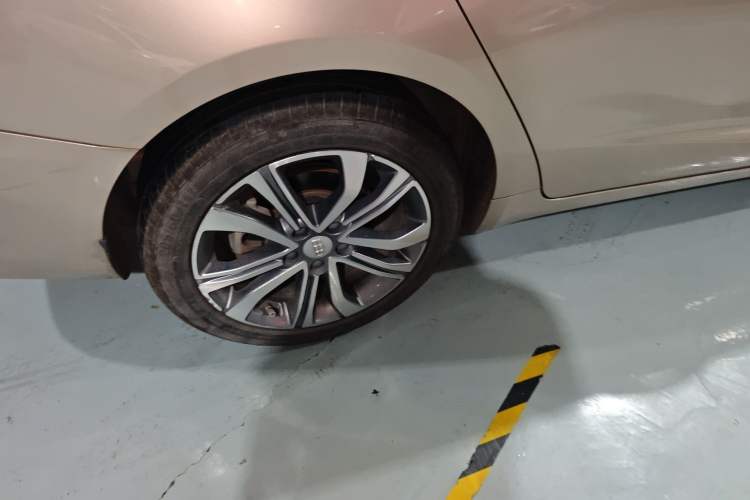 Used Geely Auto Emgrand GL 2019 1.4T CVT Prestige Smart Edition Right Rear Wheel Hub