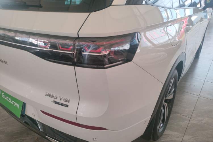 Used Volkswagen Tavendor 2024 380TSI All-Wheel Drive R-Line Cruise Edition
