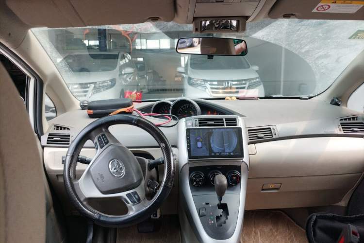 Used Toyota Verso 2014 Starlight 180E CVT Elite Edition