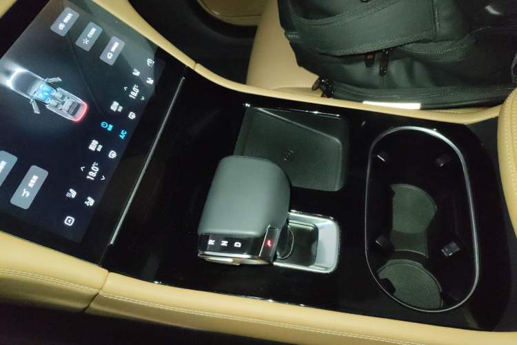 Used Li Auto ONE 2021 Extended-Range 6-Seater Version Gear Lever