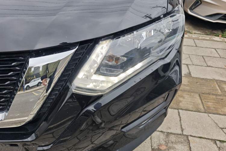 Used Nissan X-Trail 2017 2.5L CVT Luxury Edition 4WD Left Front Headlight