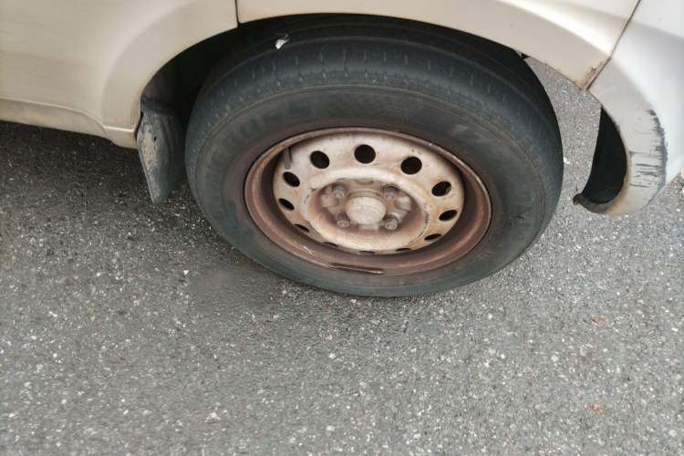 Used Wuling Rongguang 2011 1.2L Base Version Right Front Wheel Hub