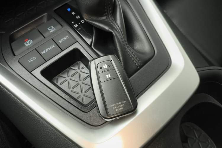 Used Toyota RAV4 2020 2.0L CVT Two-Wheel Drive Fashion Edition