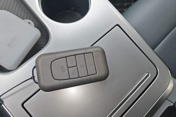 Used AION Y 2022 Plus 70 Tech Edition Vehicle Key