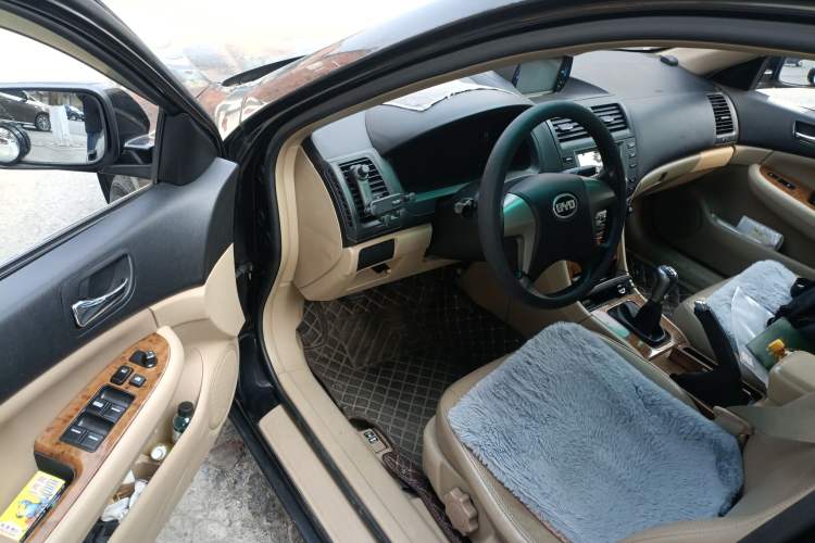 Used BYD F6 2009 New Wealth Edition 2.0L Manual Comfort Model
