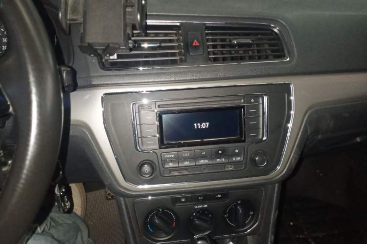 Used Volkswagen Lavida 2015 1.6L Automatic Comfort Edition
