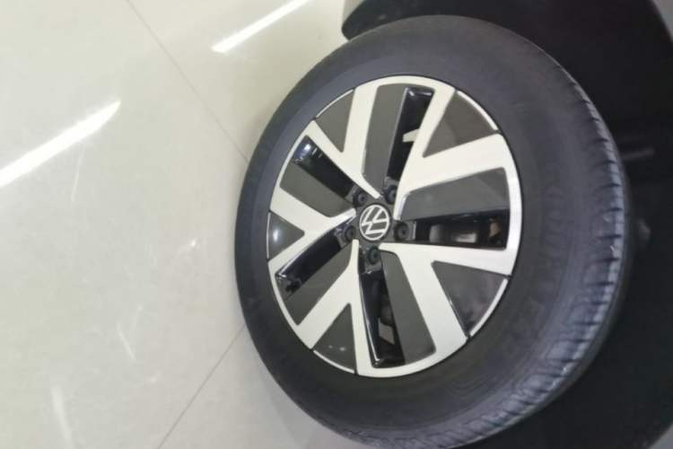 Used Volkswagen Tayron 2023 300TSI Two-Wheel-Drive Luxury Plus Advanced Edition Exterior 5