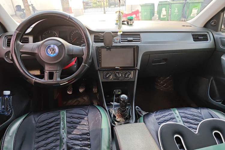 Used Volkswagen Santana 2015 1.6L Manual Fashion Edition