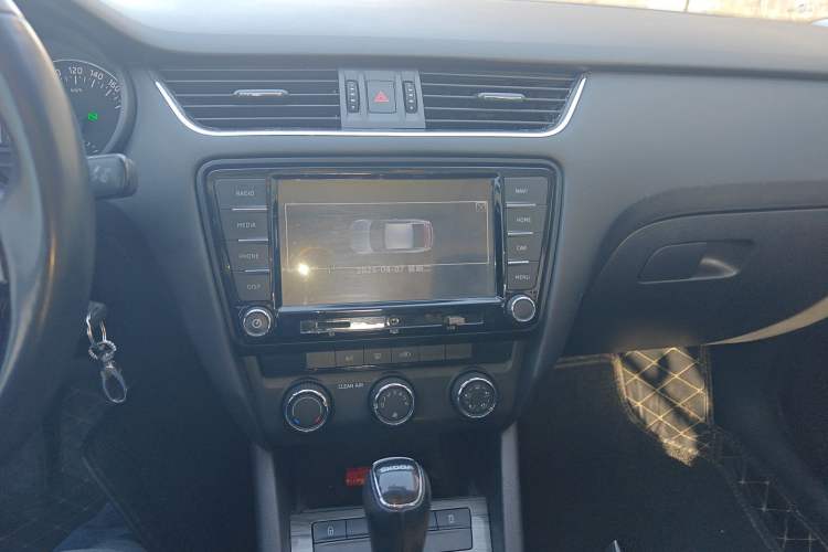 Used Skoda Octavia 2016 1.6L Automatic Smart Drive Edition