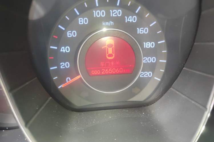 Used Kia K2 2012 Sedan 1.4L MT TOP Commemorative Edition