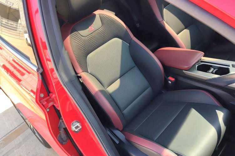 Used Geely Auto Coolray 2020 PRO 260T DCT Knight Right Front Seat