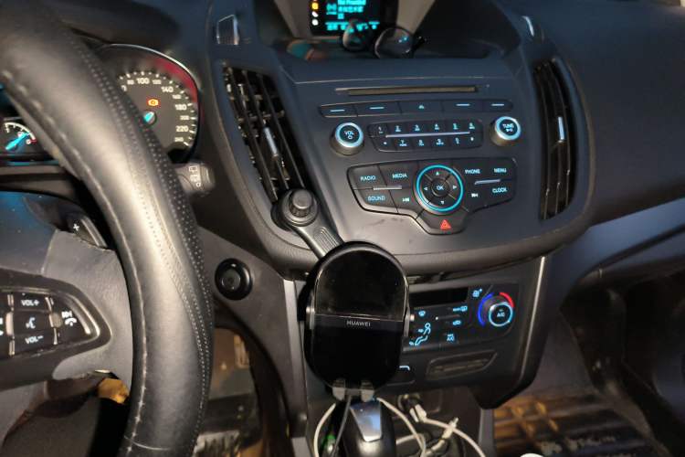 Used Ford Kuga 2017 EcoBoost 180 Two-Wheel-Drive Platinum Edition
