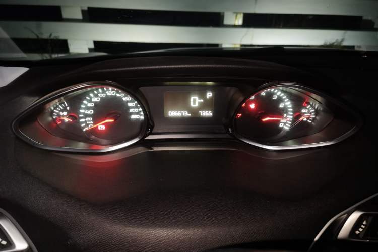 Used Peugeot 308S 2015 1.2T Automatic Jingchi Edition Instrument Cluster