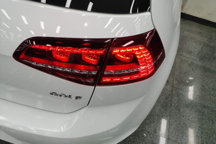 Used Volkswagen Golf 2017 1.6L Automatic Comfort Million-Vehicle Anniversary Edition