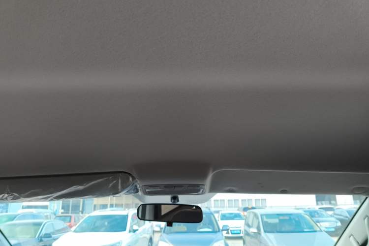 Used JAC Refine M3 2023 1.8L 7/8-Seater Comfort Edition