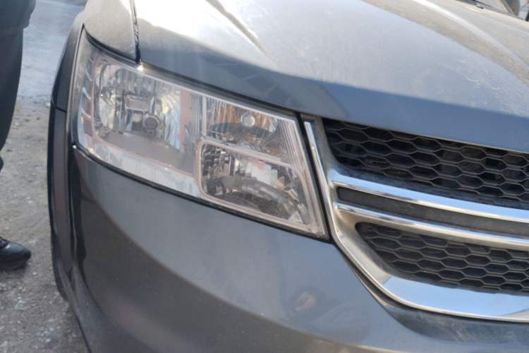 Used Dodge Journey 2013 2.4L Two-Wheel Drive Luxury Version