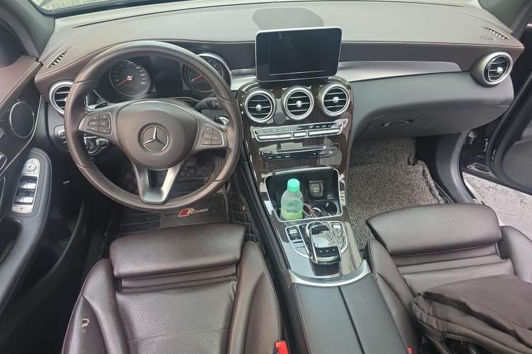 Used Mercedes-Benz GLC 2019 GLC 260 L 4MATIC Dynamic Model Center Console