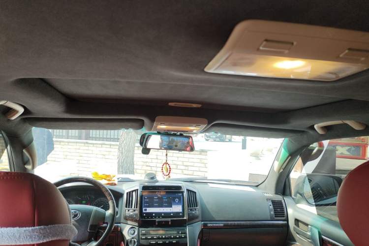 Used Toyota Land Cruiser 2010 4.0L Automatic VX
