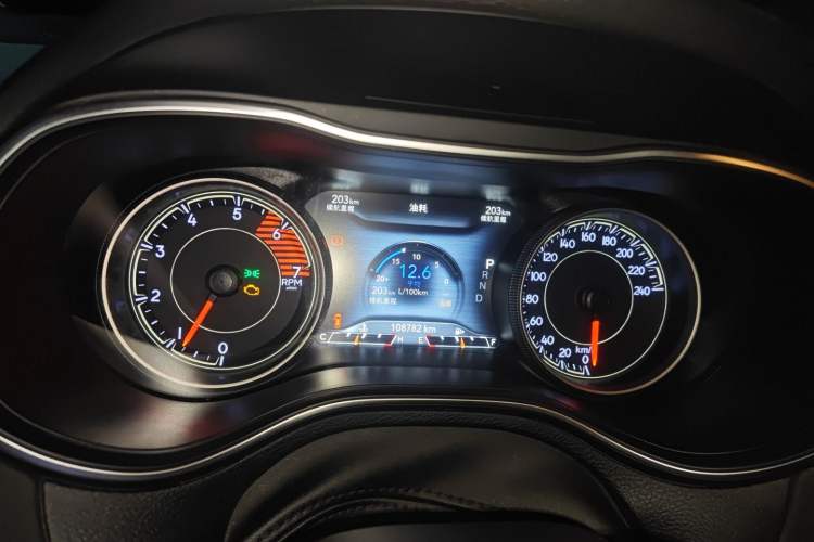 Used Jeep Cherokee 2019 2.0T Four-Wheel Drive Explorer Edition China VI Emission Standard