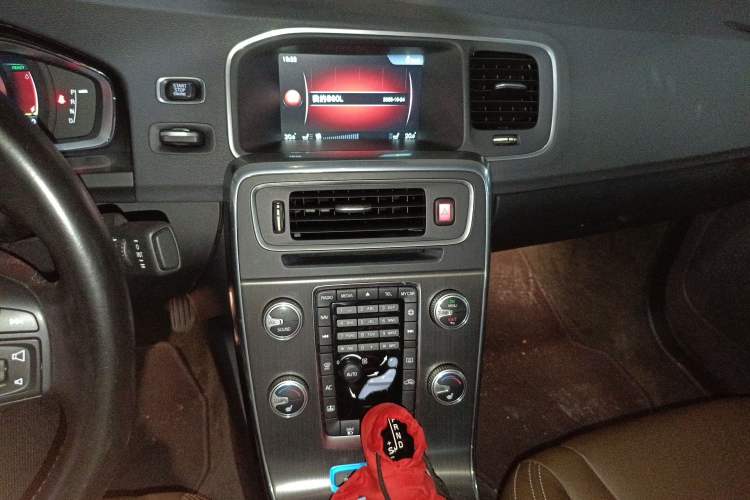 Used Volvo S60 New Energy 2015 S60L E-Drive Hybrid T6 Smart Drive Edition
