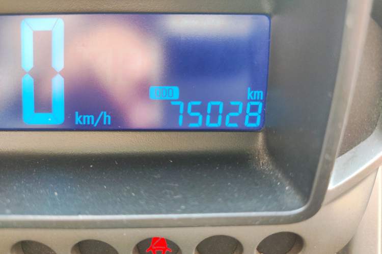 Used Chevrolet Aveo Sonic 2011 Sedan 1.4L MT SL Odometer Close Up