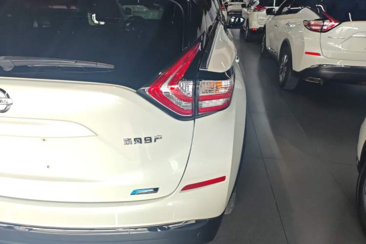 Used Nissan Murano 2021 2.5L XL Two-Wheel Drive Smart Connect Luxury Edition Right Rear Taillight