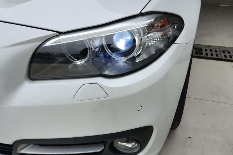 Used BMW 5 Series 2017 520Li Elegant Edition
