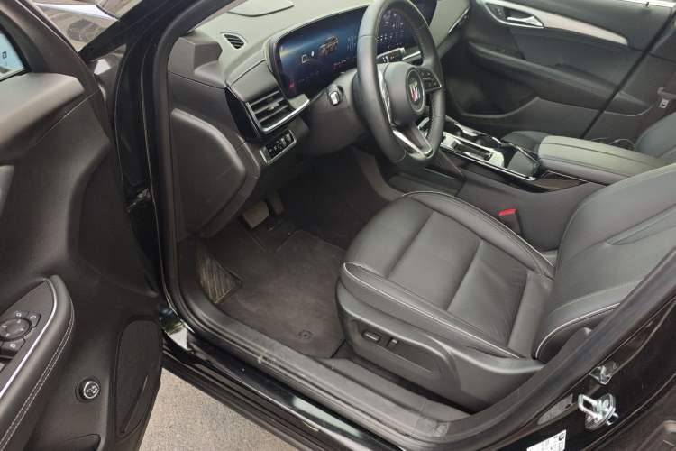 Used Buick Envision 2024 Encore Plus 28T AWD Luxury Edition Driver Seat