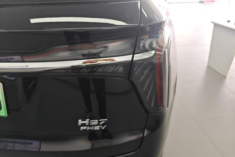 Used Hongqi HS7 PHEV 2024 2.0T PHEV Four-Wheel Drive Flagship Edition 6 Seats Right Rear Taillight