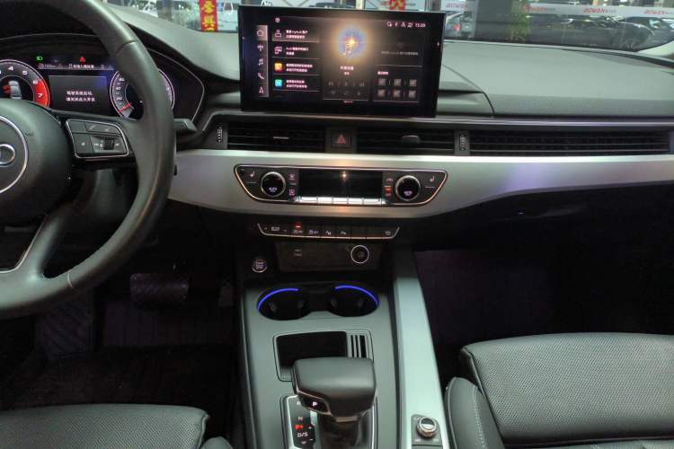 Used Audi A4L 2020 40 TFSI Luxury Dynamic Model
