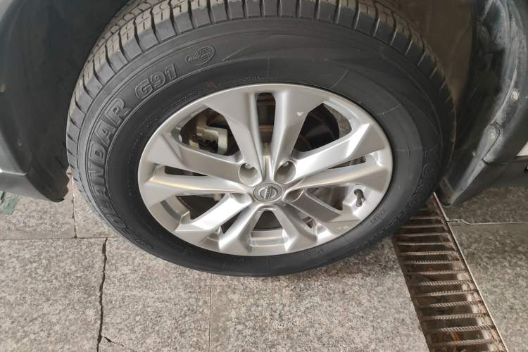 Used Nissan X-Trail 2015 2.0L CVT Comfort MAX Edition 2WD
