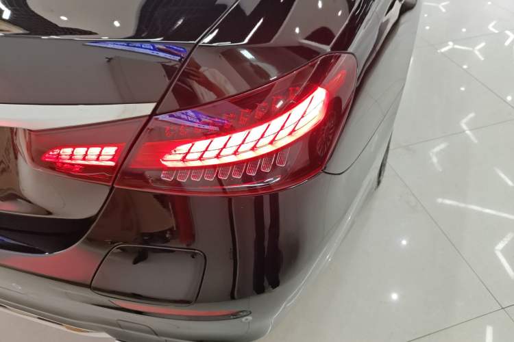 Used Mercedes-Benz E-Class New Energy 2023 E 350 e L Plug-in Hybrid Sports Sedan
