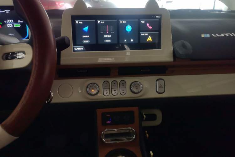 Used CHANGAN NEVO Lumin 2023 301km Honey Dew Edition Audio And AC Panel